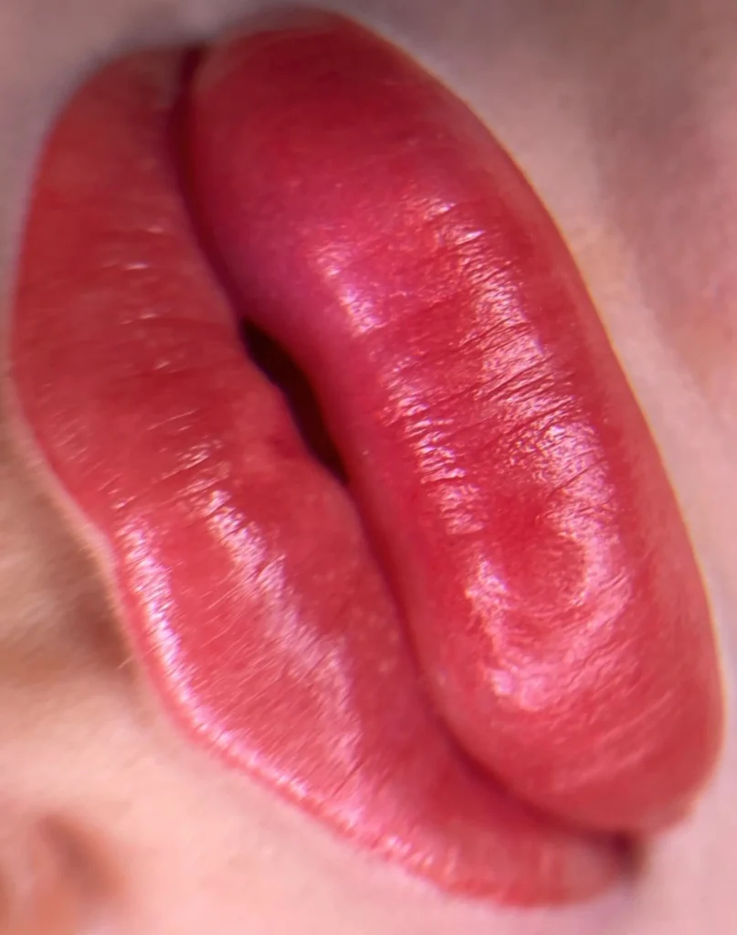 lip tattoo